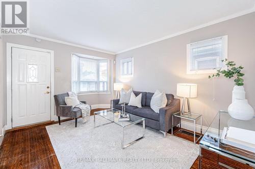 1029 Greenwood Avenue, Toronto, ON - Indoor Photo Showing Living Room