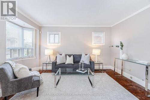 1029 Greenwood Avenue, Toronto, ON - Indoor Photo Showing Living Room