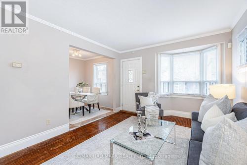 1029 Greenwood Avenue, Toronto, ON - Indoor Photo Showing Living Room