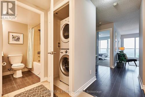 2201 - 50 Town Centre Court, Toronto, ON - Indoor Photo Showing Laundry Room