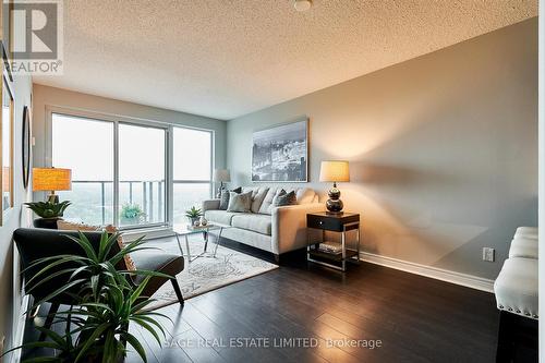 2201 - 50 Town Centre Court, Toronto, ON - Indoor Photo Showing Living Room