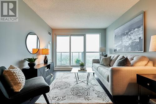 2201 - 50 Town Centre Court, Toronto, ON - Indoor Photo Showing Living Room