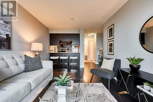 2201 - 50 Town Centre Court, Toronto, ON - Indoor Photo Showing Living Room