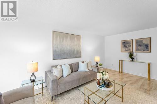 73 - 966 Adelaide Avenue E, Oshawa, ON - Indoor Photo Showing Living Room