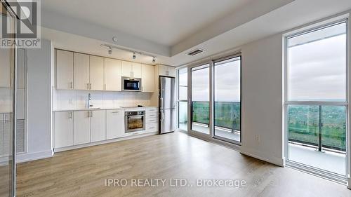 1821 - 2550 Simcoe Street W, Oshawa, ON - Indoor Photo Showing Kitchen