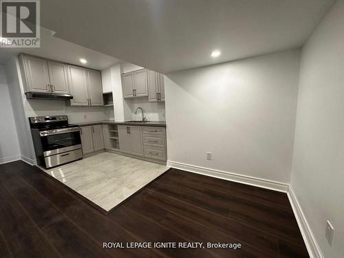 Bsmt - 2572 Craftsman Drive, Oshawa, ON - Indoor Photo Showing Kitchen