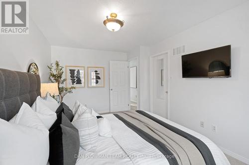 58 - 1610 Crawforth Street, Whitby, ON - Indoor Photo Showing Bedroom