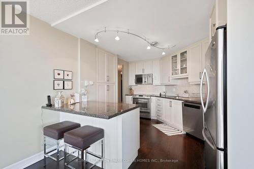 2201 - 131 Beecroft Road, Toronto, ON - Indoor Photo Showing Kitchen With Upgraded Kitchen