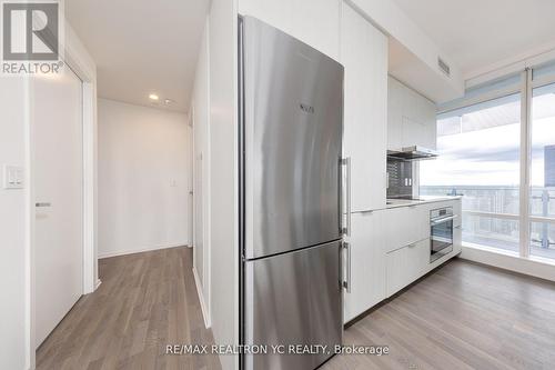 2804 - 1 Bloor Street E, Toronto, ON - Indoor Photo Showing Kitchen