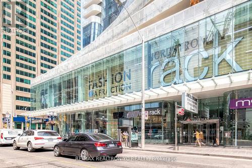 2804 - 1 Bloor Street E, Toronto, ON - Outdoor