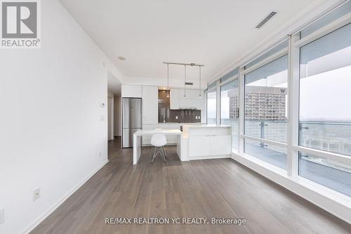 2804 - 1 Bloor Street E, Toronto, ON - Indoor Photo Showing Kitchen