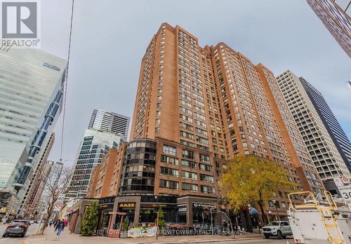 2015 - 633 Bay Street S, Toronto, ON - Outdoor With Facade