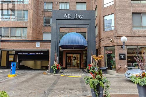 2015 - 633 Bay Street S, Toronto, ON - Outdoor With Facade