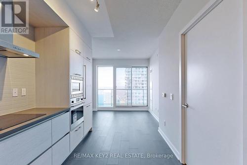 4010 - 2221 Yonge Street, Toronto, ON - Indoor Photo Showing Other Room