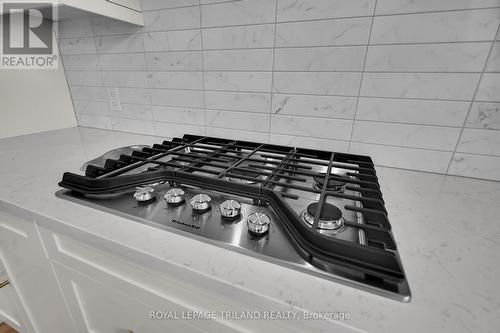 4076 Sugarmaple, London, ON - Indoor Photo Showing Kitchen