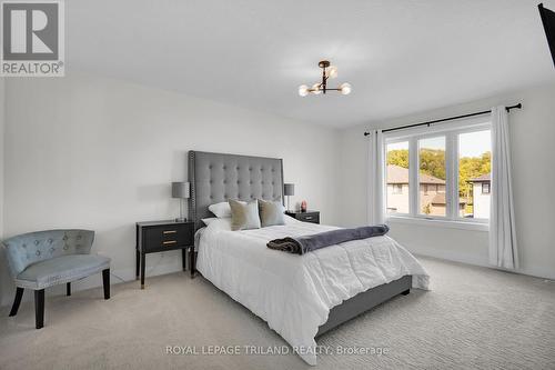 4076 Sugarmaple, London, ON - Indoor Photo Showing Bedroom