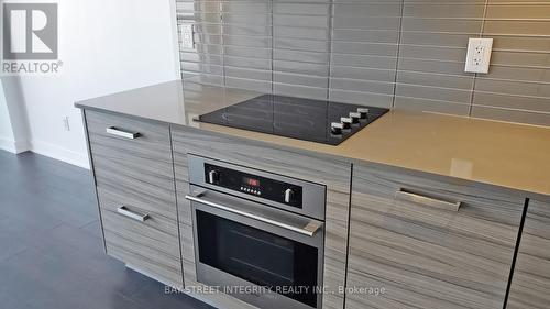 2107 - 210 Simcoe Street, Toronto, ON - Indoor Photo Showing Kitchen