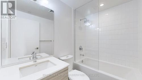 2107 - 210 Simcoe Street, Toronto, ON - Indoor Photo Showing Bathroom