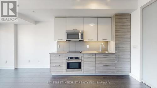 2107 - 210 Simcoe Street, Toronto, ON - Indoor Photo Showing Kitchen