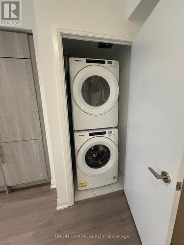 810 - 77 Mutual Street, Toronto, ON - Indoor Photo Showing Laundry Room