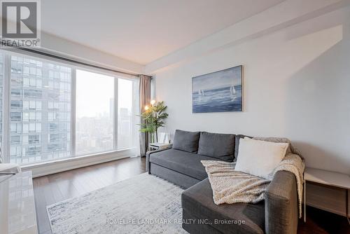 3007 - 80 John Street, Toronto, ON - Indoor Photo Showing Living Room