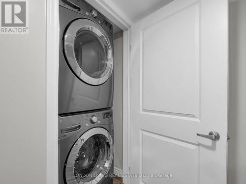 15 Beaconsfield Avenue, London, ON - Indoor Photo Showing Laundry Room