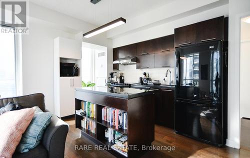 2708 - 126 Simcoe Street, Toronto, ON - Indoor Photo Showing Kitchen