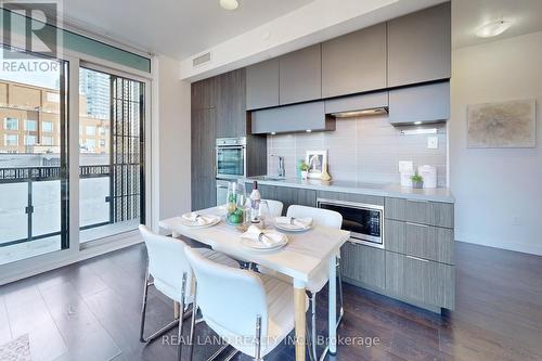 608 - 8 Eglinton Avenue E, Toronto, ON - Indoor Photo Showing Dining Room