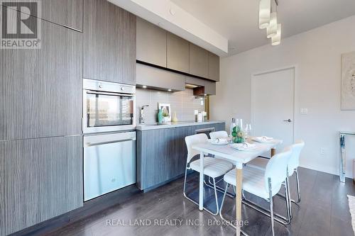 608 - 8 Eglinton Avenue E, Toronto, ON - Indoor Photo Showing Dining Room