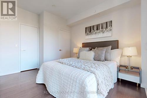 608 - 8 Eglinton Avenue E, Toronto, ON - Indoor Photo Showing Bedroom