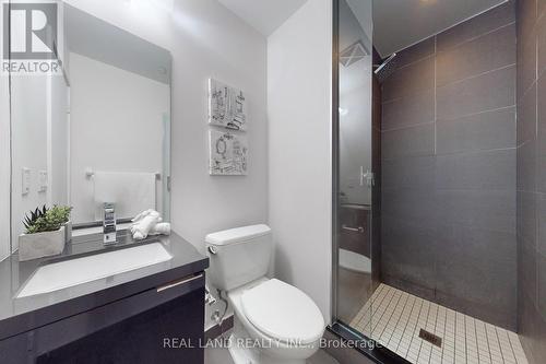 608 - 8 Eglinton Avenue E, Toronto, ON - Indoor Photo Showing Bathroom