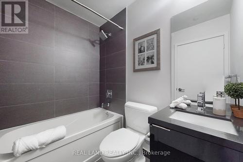 608 - 8 Eglinton Avenue E, Toronto, ON - Indoor Photo Showing Bathroom