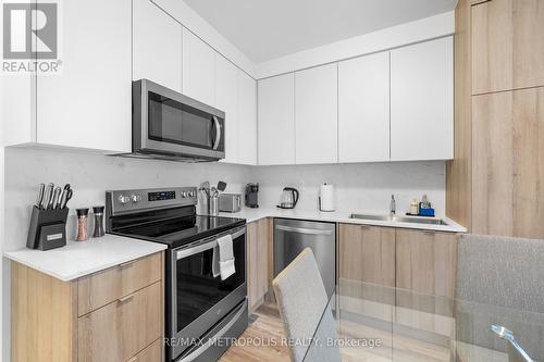 Main-B - 449 Lansdowne Avenue, Toronto, ON - Indoor Photo Showing Kitchen With Stainless Steel Kitchen