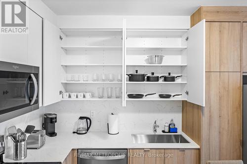 Main-B - 449 Lansdowne Avenue, Toronto, ON - Indoor Photo Showing Kitchen