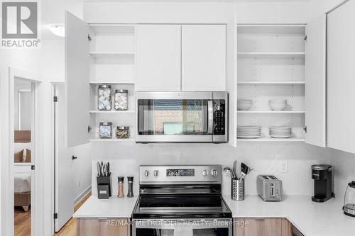 Main-B - 449 Lansdowne Avenue, Toronto, ON - Indoor Photo Showing Kitchen