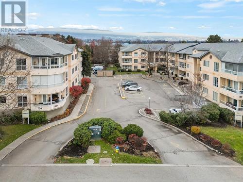 727 Houghton Road Unit# 102, Kelowna, BC - Outdoor With Facade