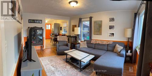 655 Gilchrist Street, Peterborough (Northcrest), ON - Indoor Photo Showing Living Room