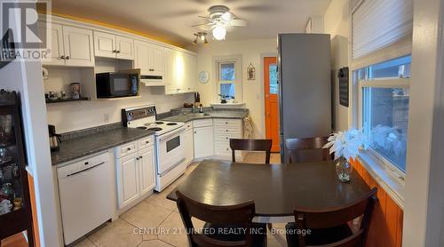 655 Gilchrist Street, Peterborough (Northcrest), ON - Indoor Photo Showing Kitchen