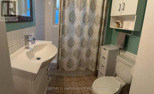 655 Gilchrist Street, Peterborough (Northcrest), ON - Indoor Photo Showing Bathroom