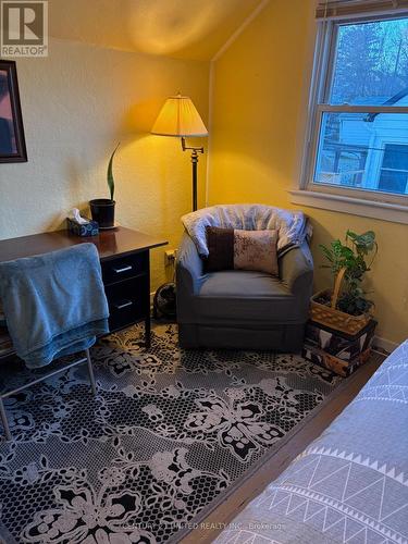 655 Gilchrist Street, Peterborough (Northcrest), ON - Indoor Photo Showing Living Room