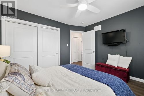 2133 Meadowview Road, Peterborough (Ashburnham), ON - Indoor Photo Showing Bedroom