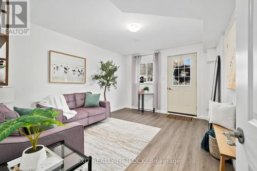 2133 Meadowview Road, Peterborough (Ashburnham), ON - Indoor Photo Showing Living Room