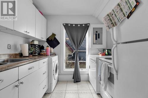 94 Stanley Street, London, ON - Indoor Photo Showing Laundry Room