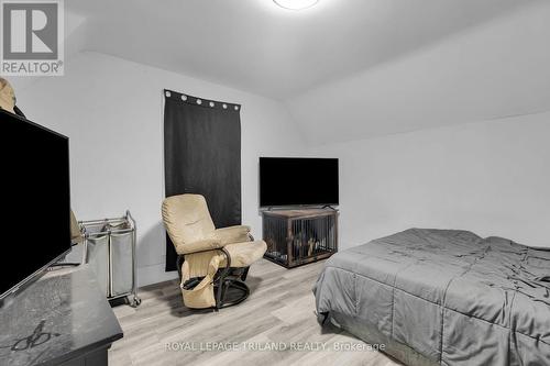 94 Stanley Street, London, ON - Indoor Photo Showing Bedroom