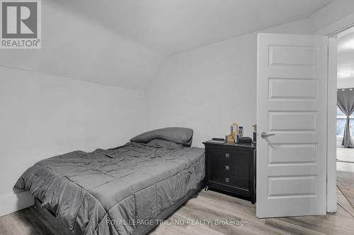 94 Stanley Street, London, ON - Indoor Photo Showing Bedroom