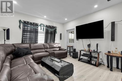 94 Stanley Street, London, ON - Indoor Photo Showing Living Room