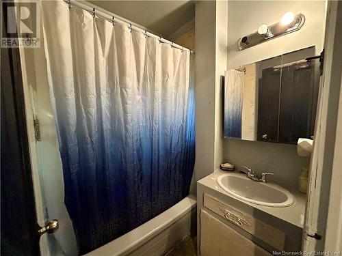 9 King Street, Campbellton, NB - Indoor Photo Showing Bathroom