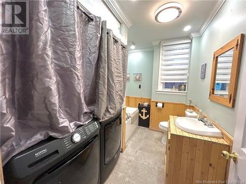 9 King Street, Campbellton, NB - Indoor Photo Showing Bathroom