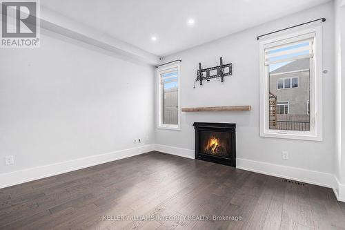 893 Stallion Crescent, Ottawa, ON - Indoor Photo Showing Living Room With Fireplace