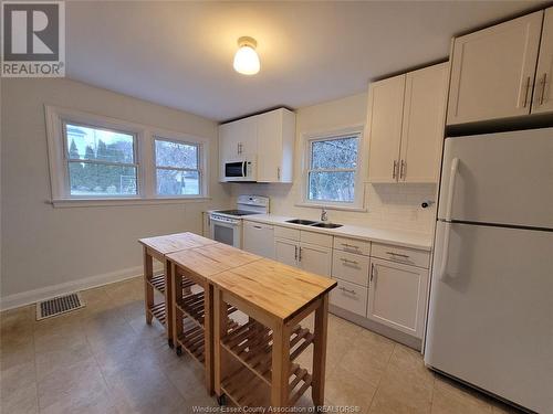 830 Jane Street, North Bay, ON - Indoor Photo Showing Kitchen With Double Sink